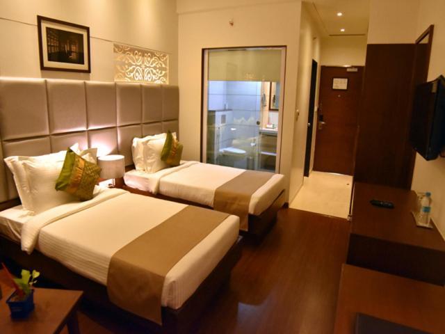 Comfort Inn Donil Vadodara Esterno foto