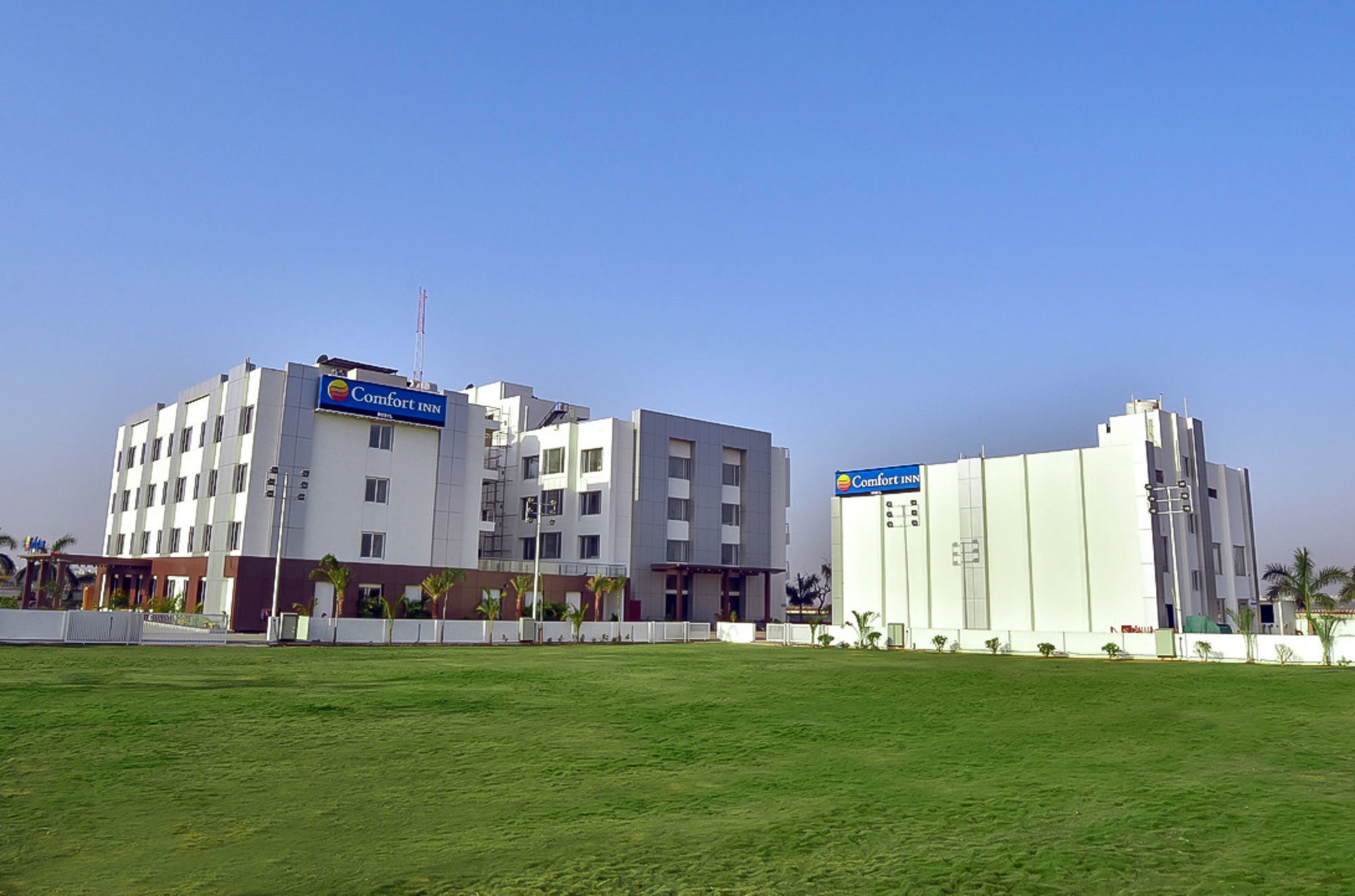 Comfort Inn Donil Vadodara Esterno foto