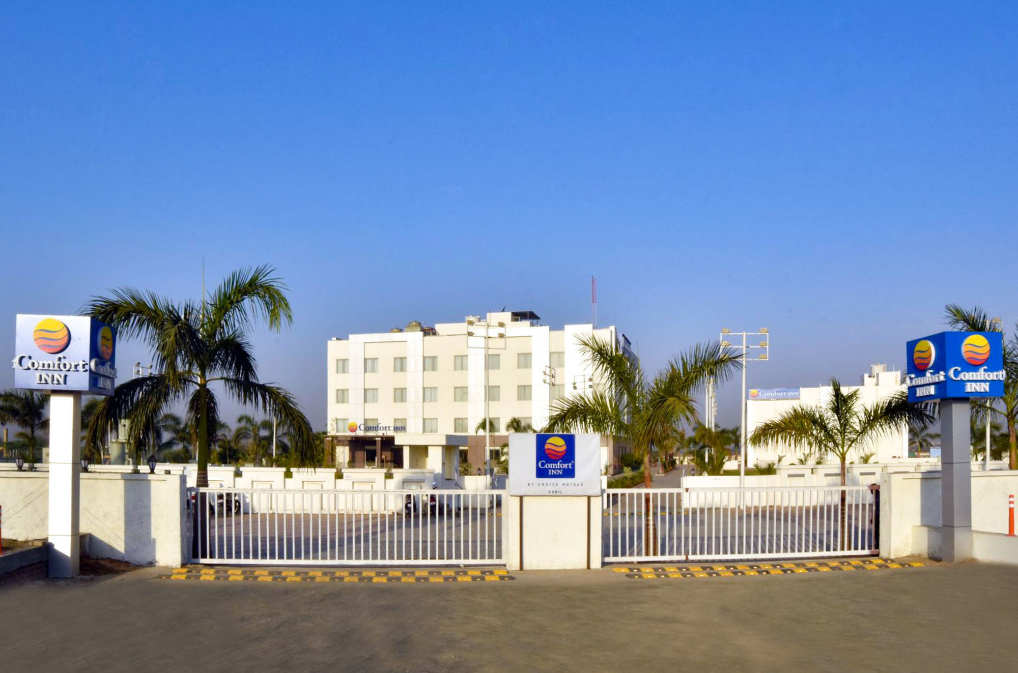 Comfort Inn Donil Vadodara Esterno foto