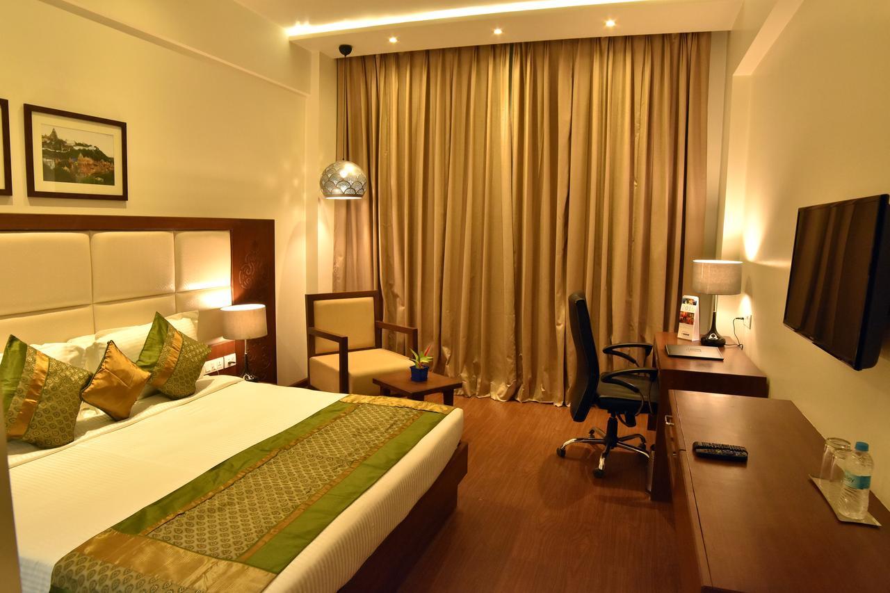 Comfort Inn Donil Vadodara Esterno foto