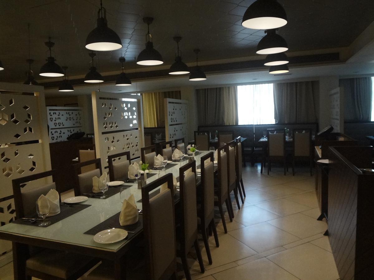 Comfort Inn Donil Vadodara Esterno foto