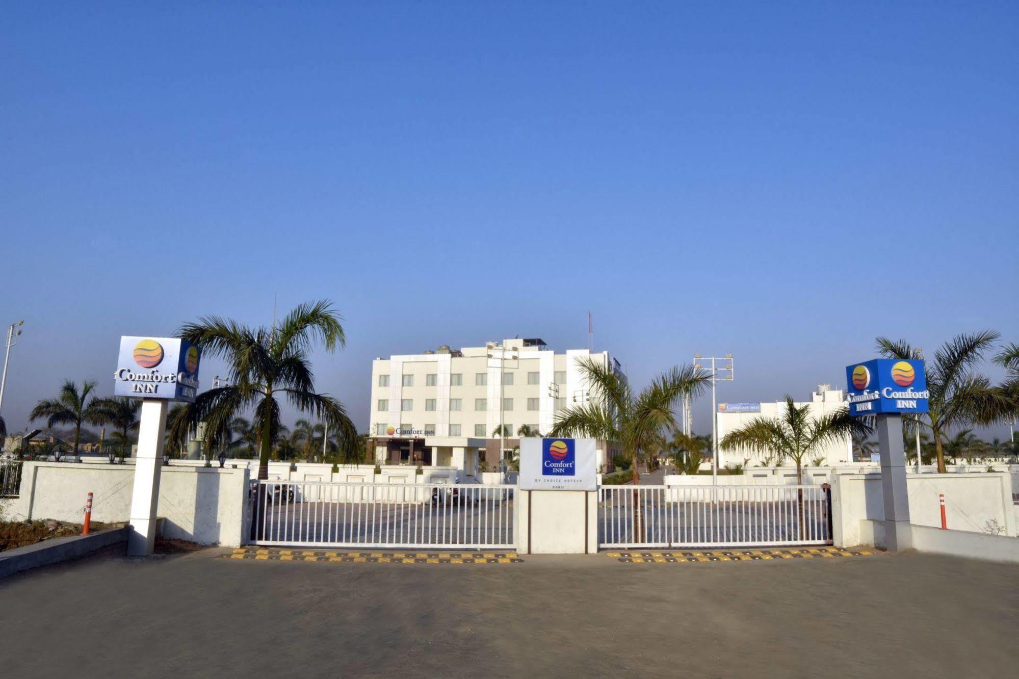 Comfort Inn Donil Vadodara Esterno foto