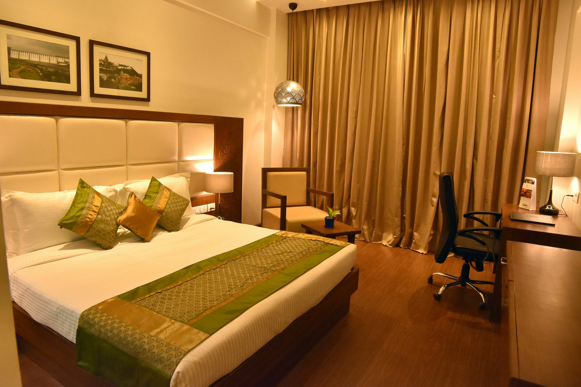 Comfort Inn Donil Vadodara Esterno foto